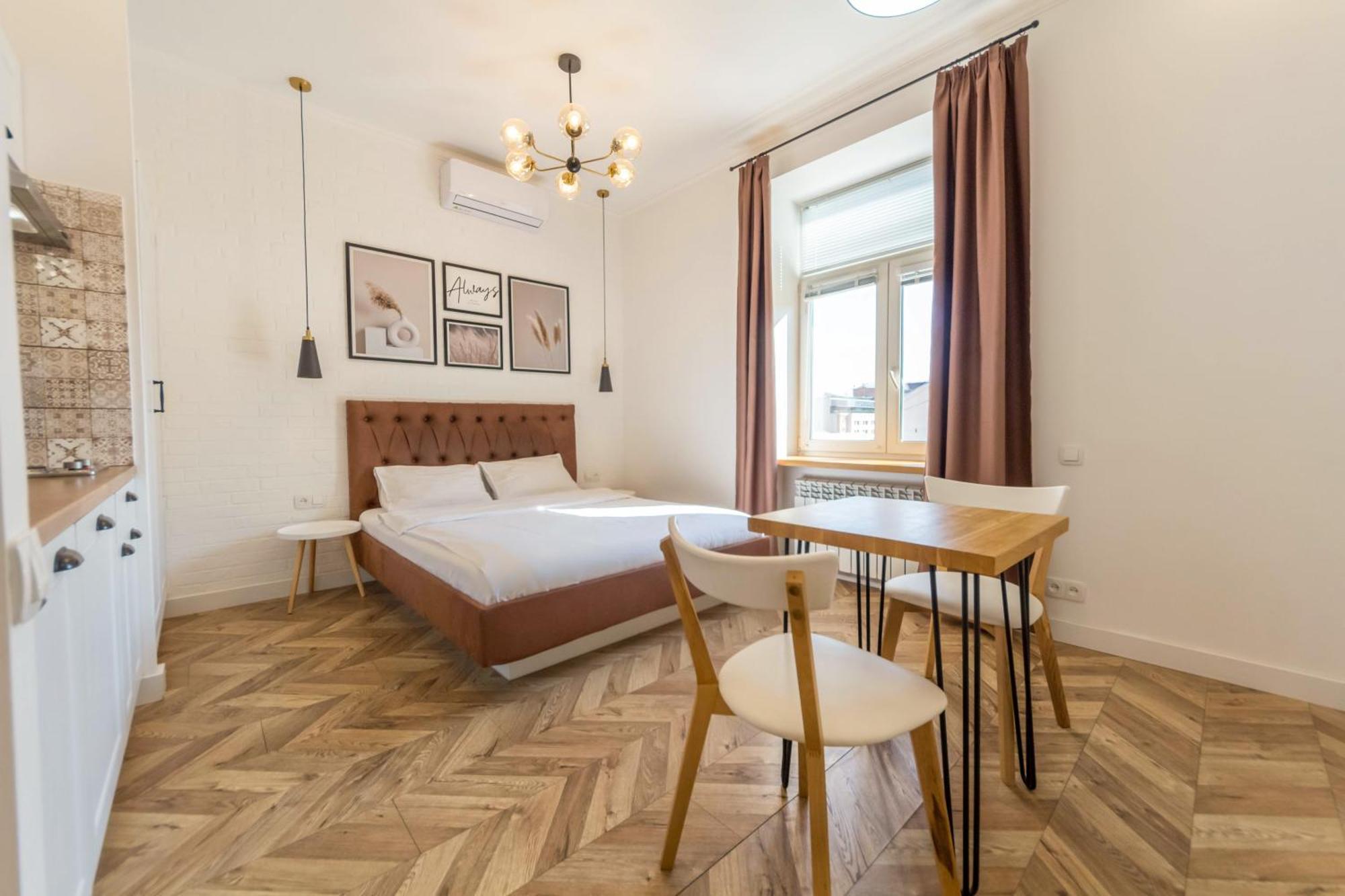 Дизайнерські Апартаменти У Центрі Біля Цуму Kiev Exterior foto